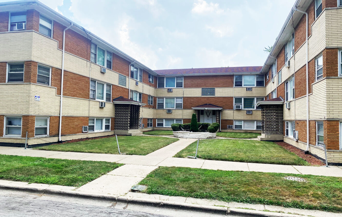 843 W 123rd St, Calumet Park, IL
