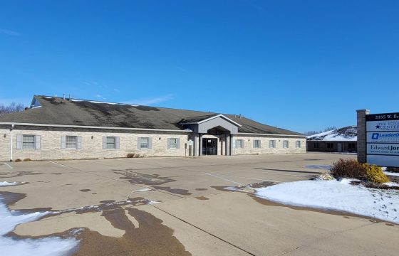 2055 W Iles St, Springfield – Multi-Tenant Office Investment